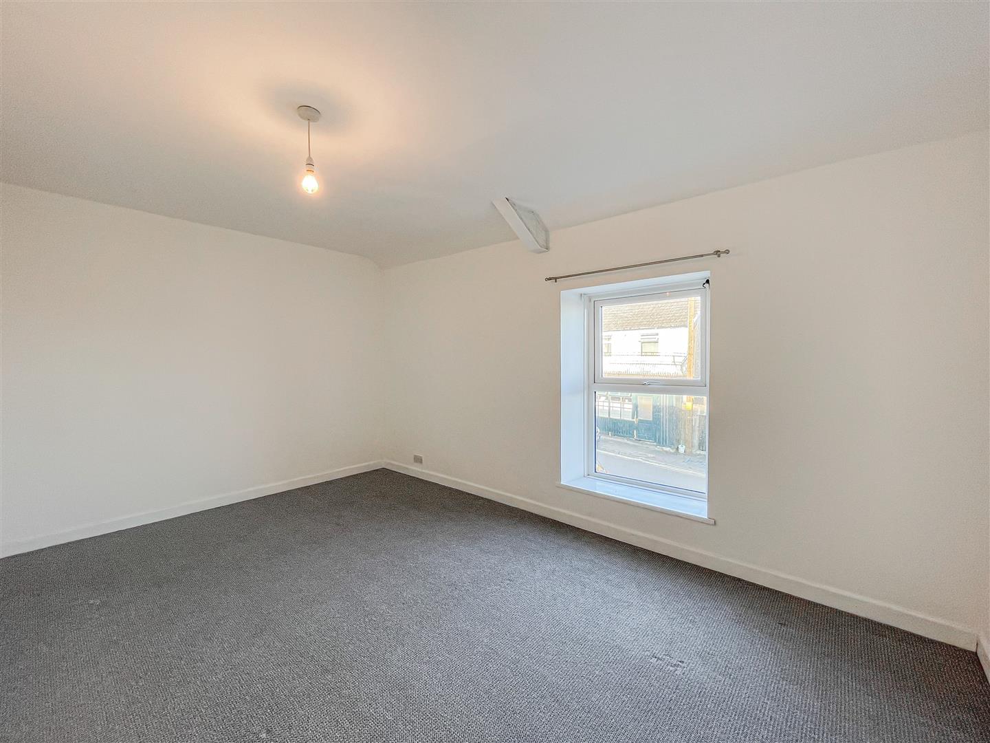 house - terraced for sale cross roads
