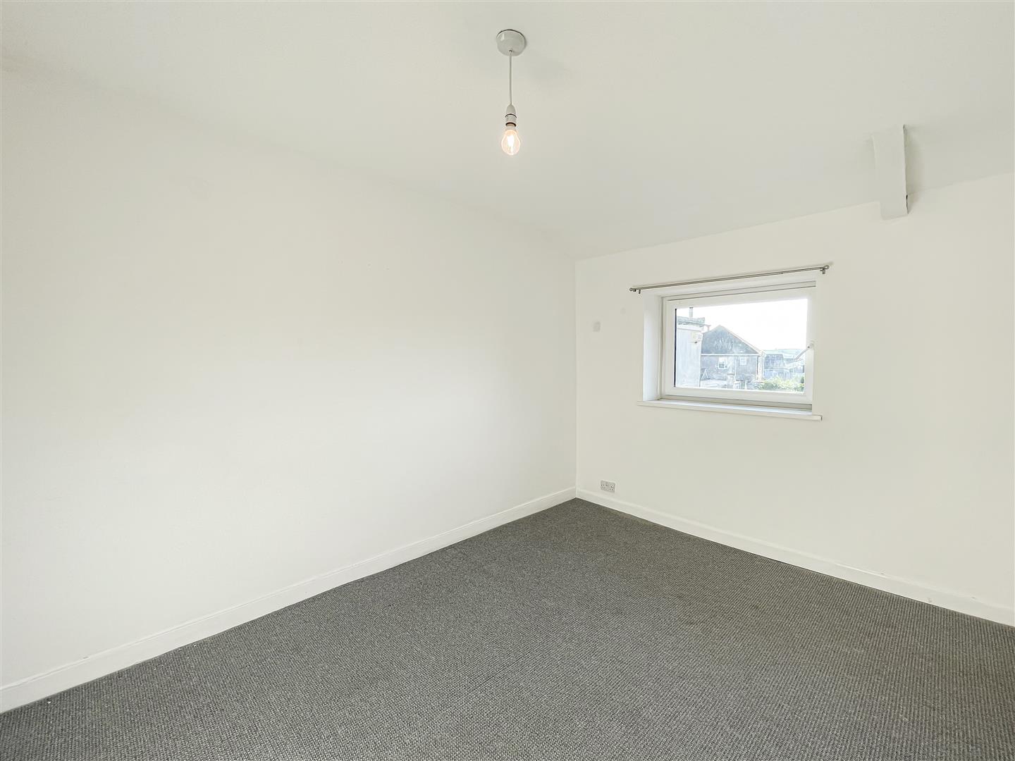 house - terraced for sale cross roads
