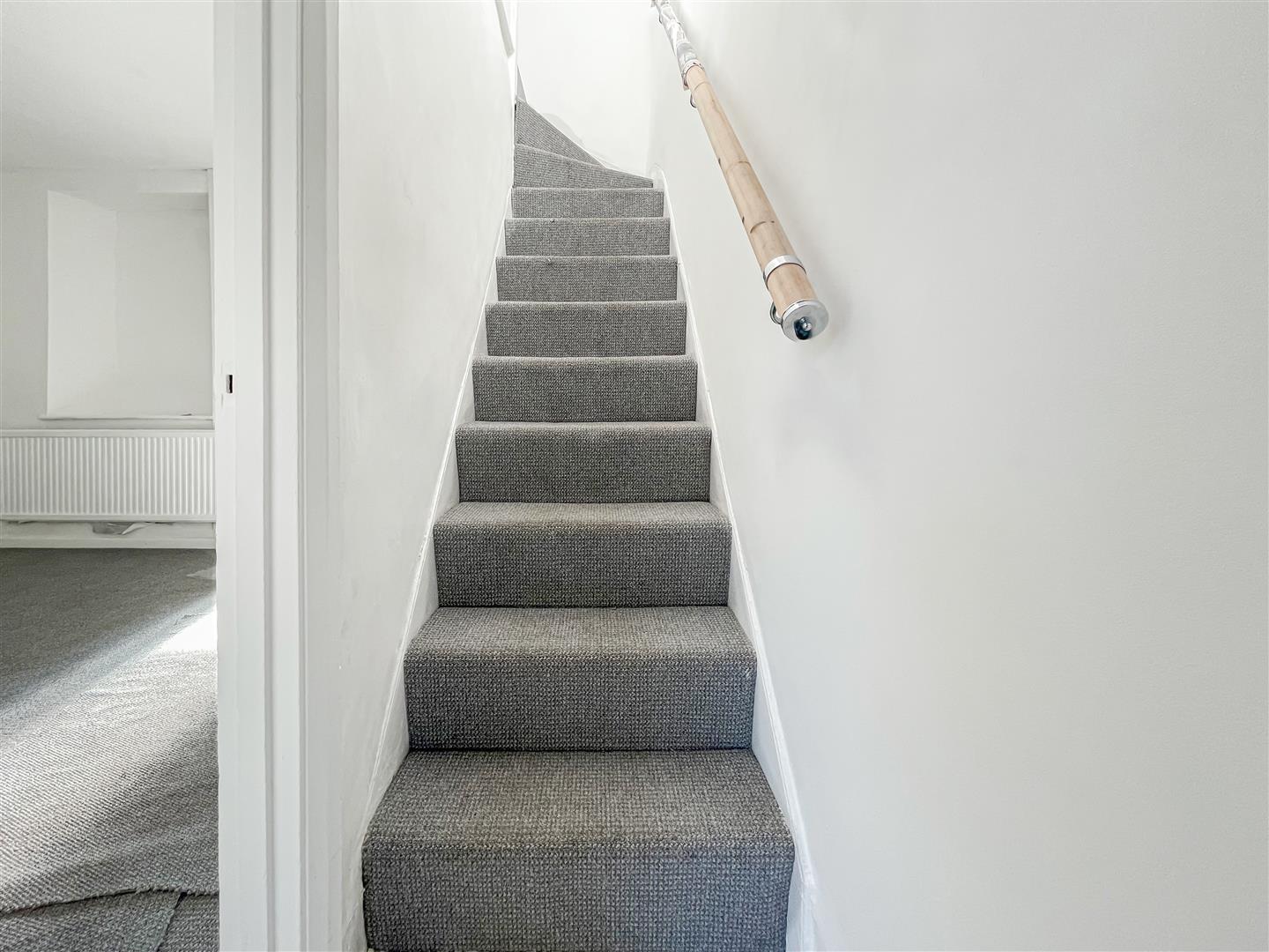 house - terraced for sale cross roads
