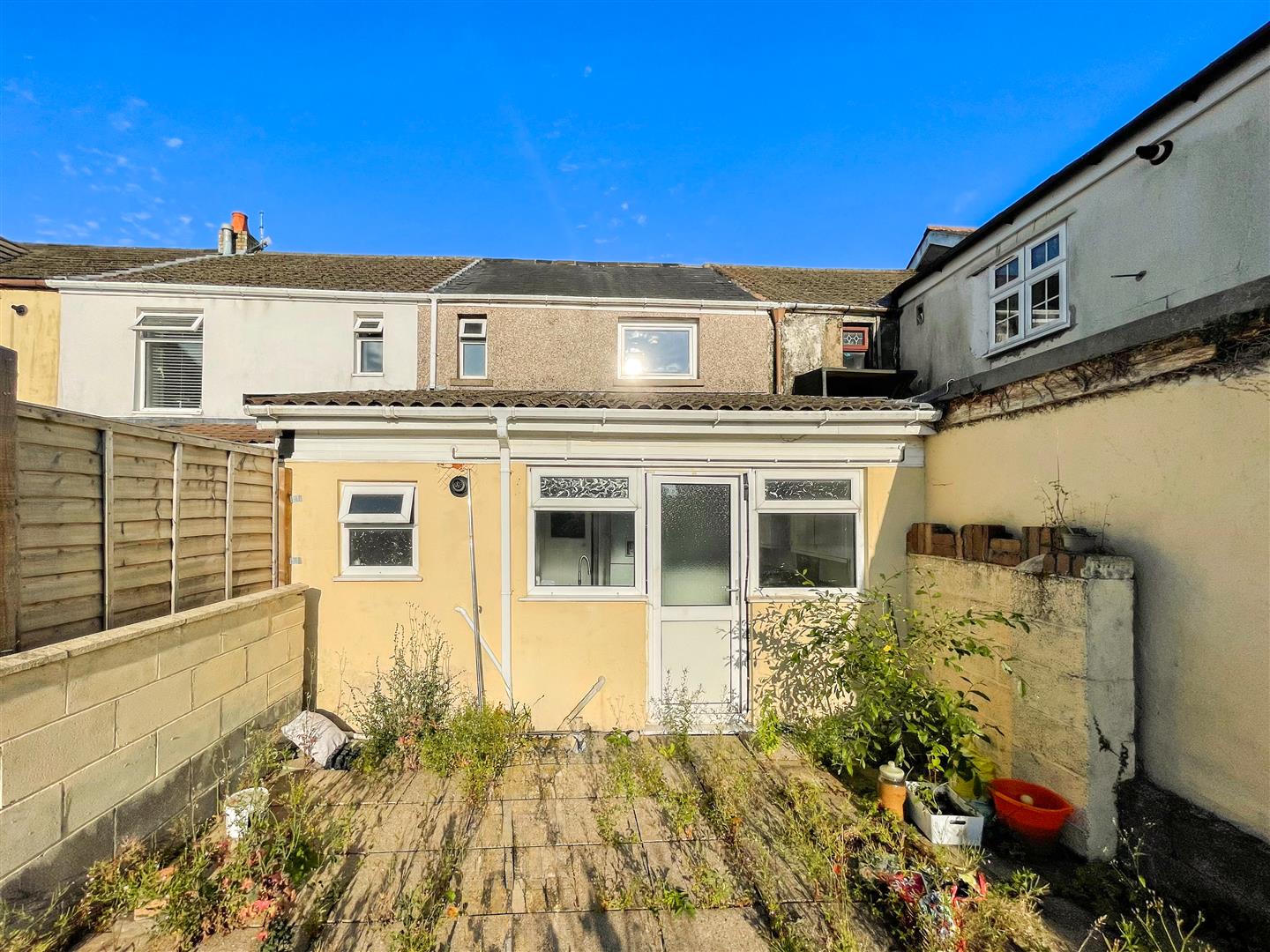 house - terraced for sale cross roads