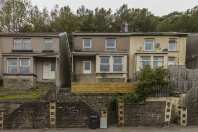 house - terraced for rent aberbeeg road
