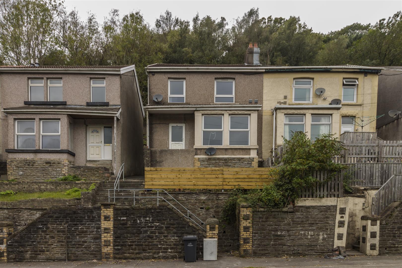 house - terraced for rent aberbeeg road