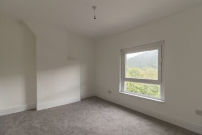 house - terraced for rent aberbeeg road
