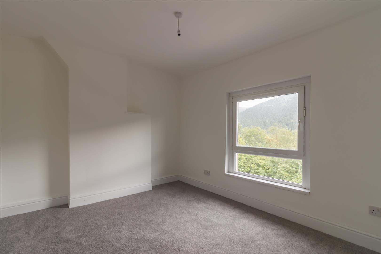 house - terraced for rent aberbeeg road