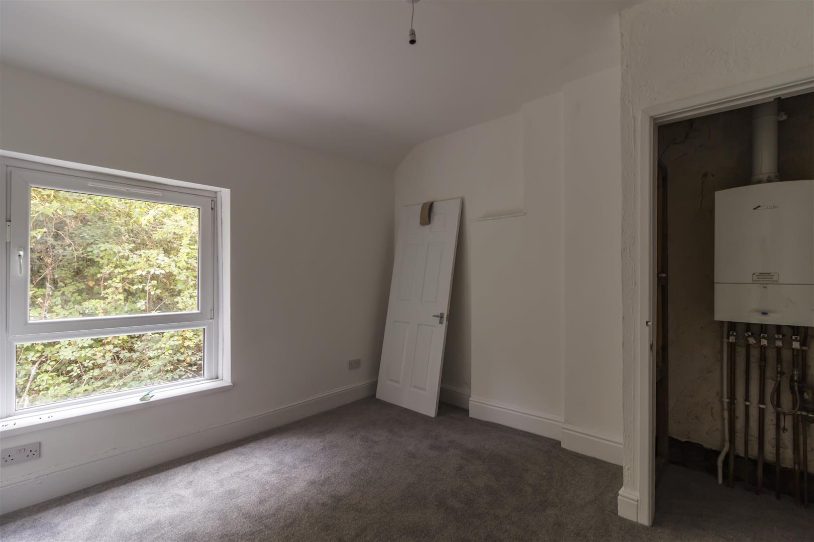 house - terraced for rent aberbeeg road
