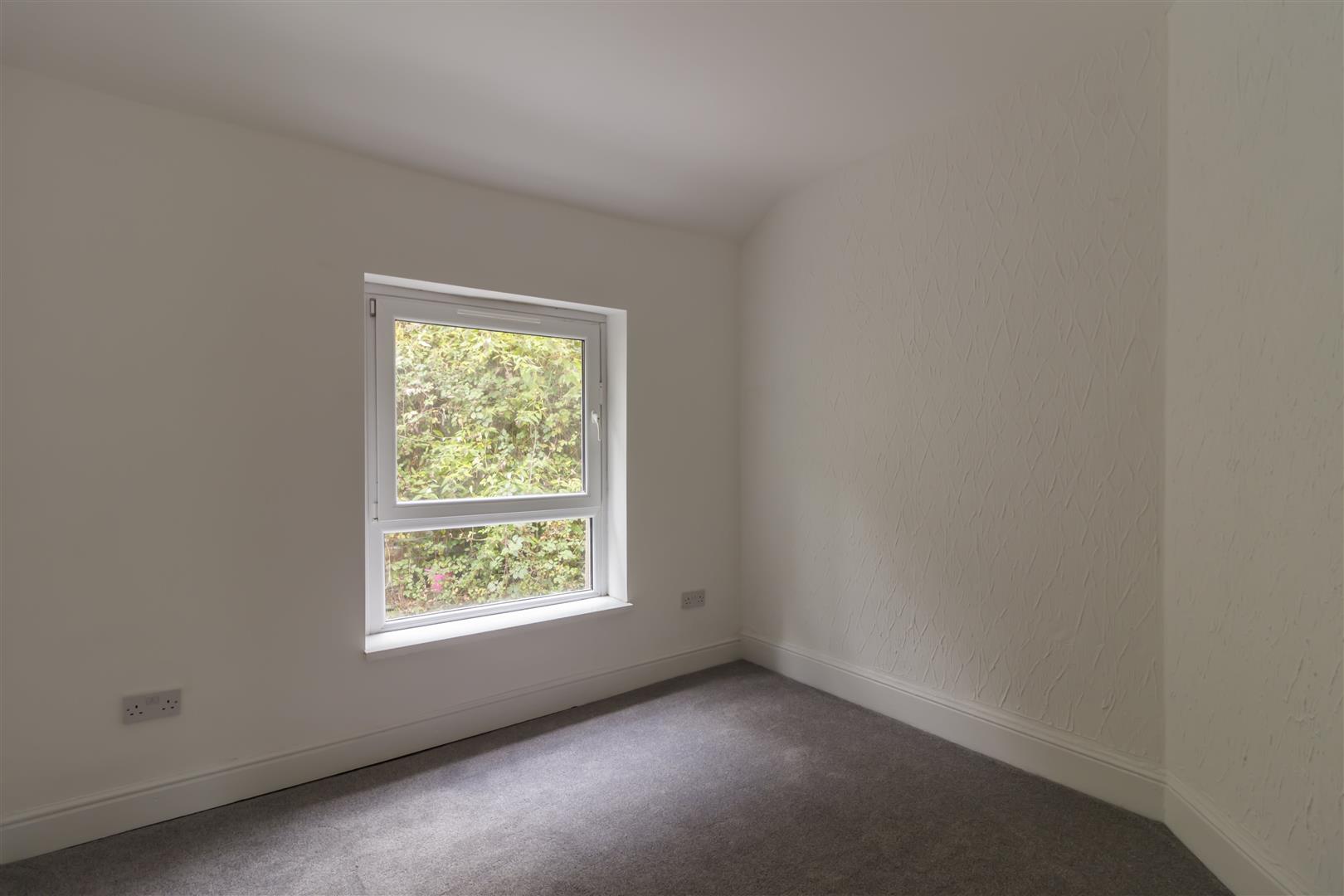 house - terraced for rent aberbeeg road