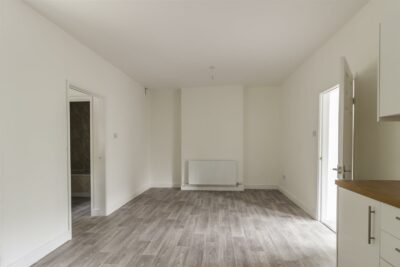 house - terraced for rent aberbeeg road