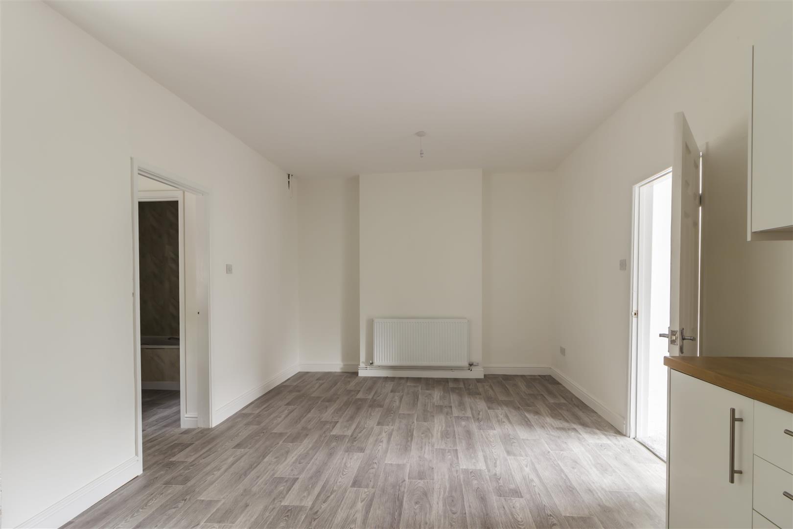 house - terraced for rent aberbeeg road