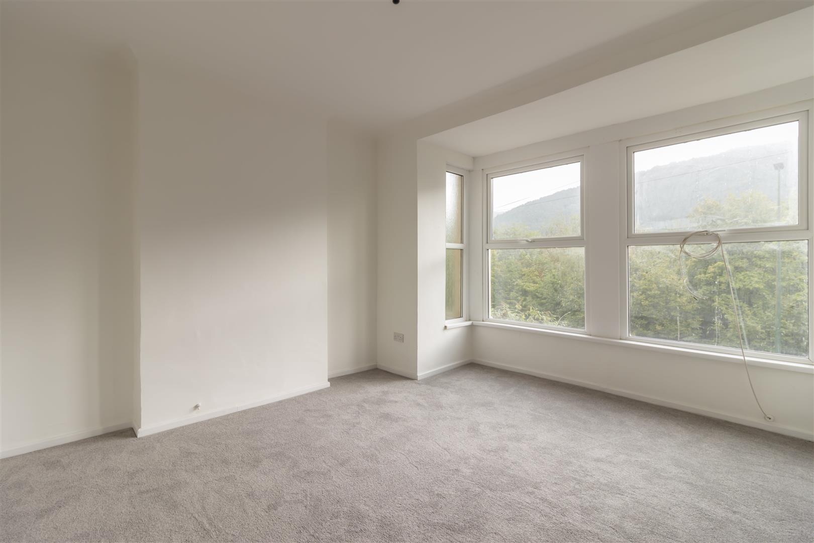 house - terraced for rent aberbeeg road