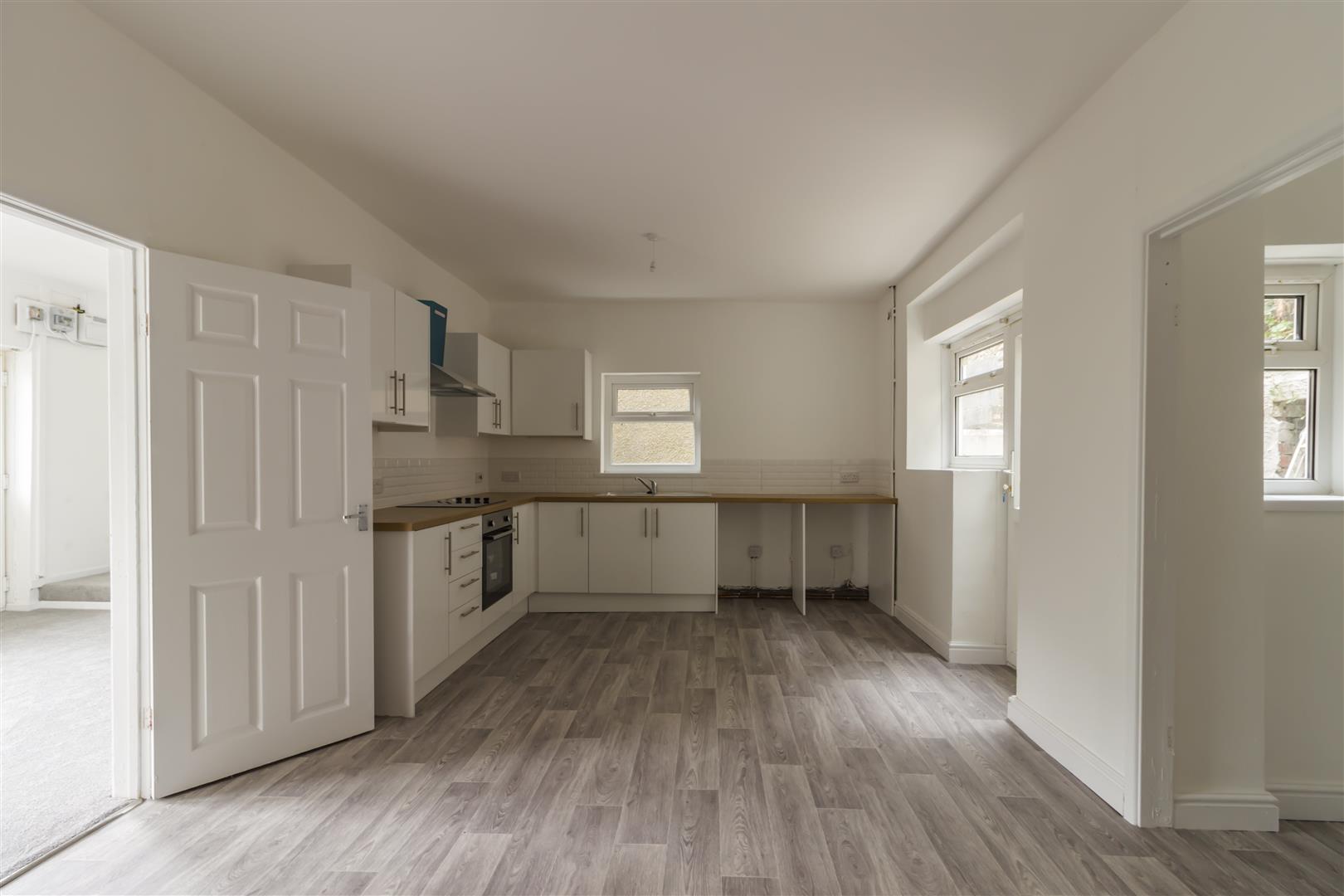 house - terraced for rent aberbeeg road