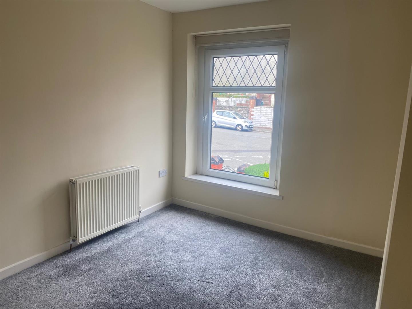 house - terraced for rent bryn crescent