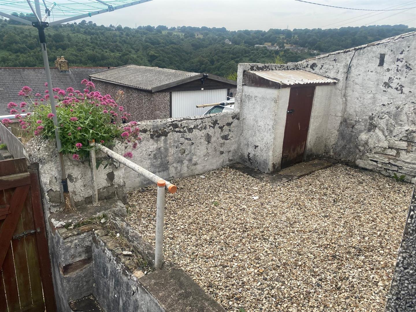 house - terraced for rent bryn crescent