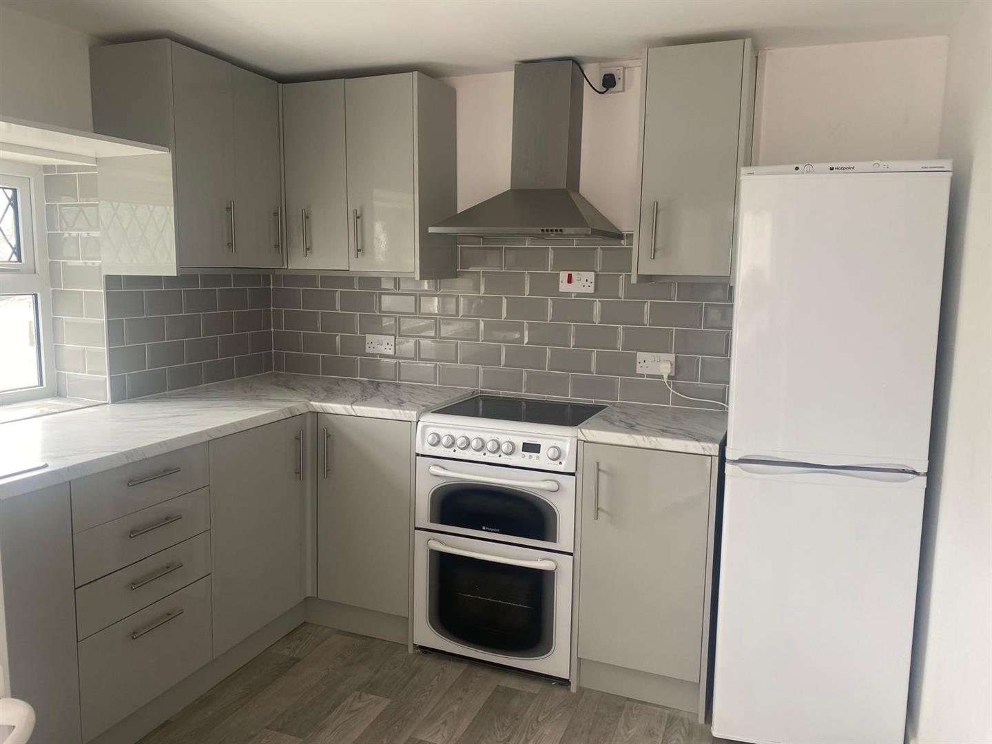 house - terraced for rent bryn crescent