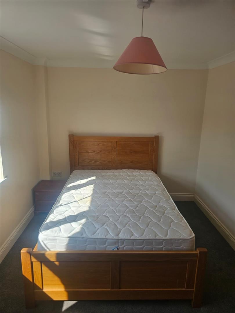 room for rent st. ronans road