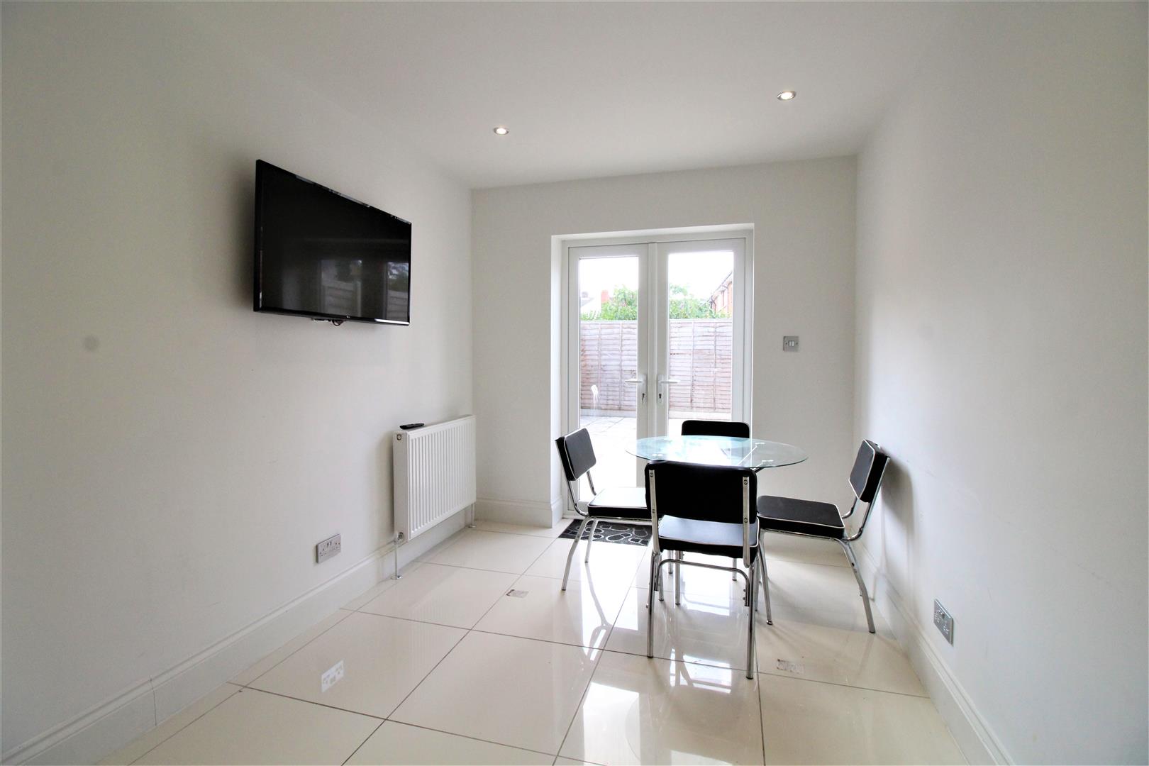 room for rent fawcett road