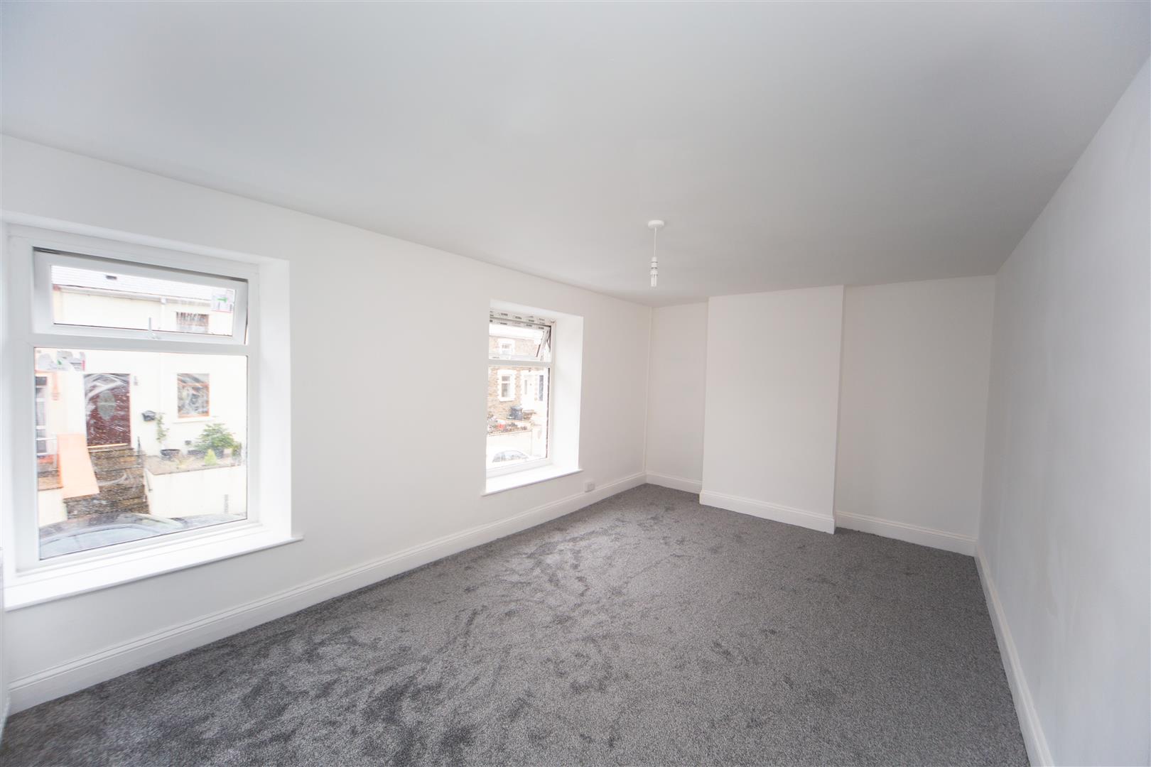 house - terraced for rent abertillery road