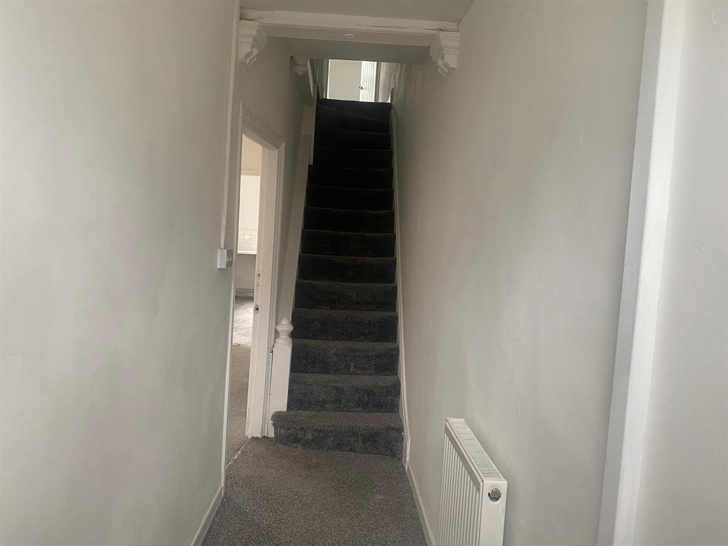 house - terraced for rent abertillery road