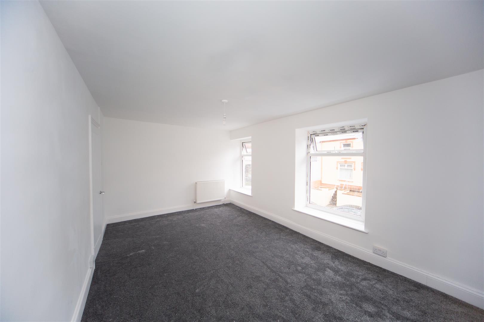 house - terraced for rent abertillery road
