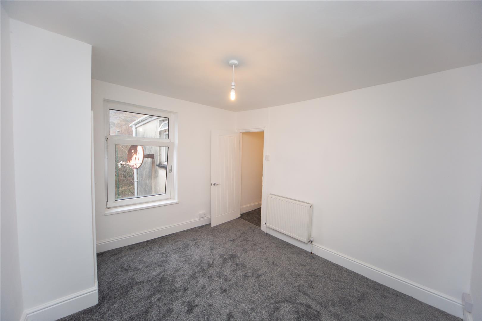 house - terraced for rent abertillery road