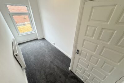house - terraced for rent curre street