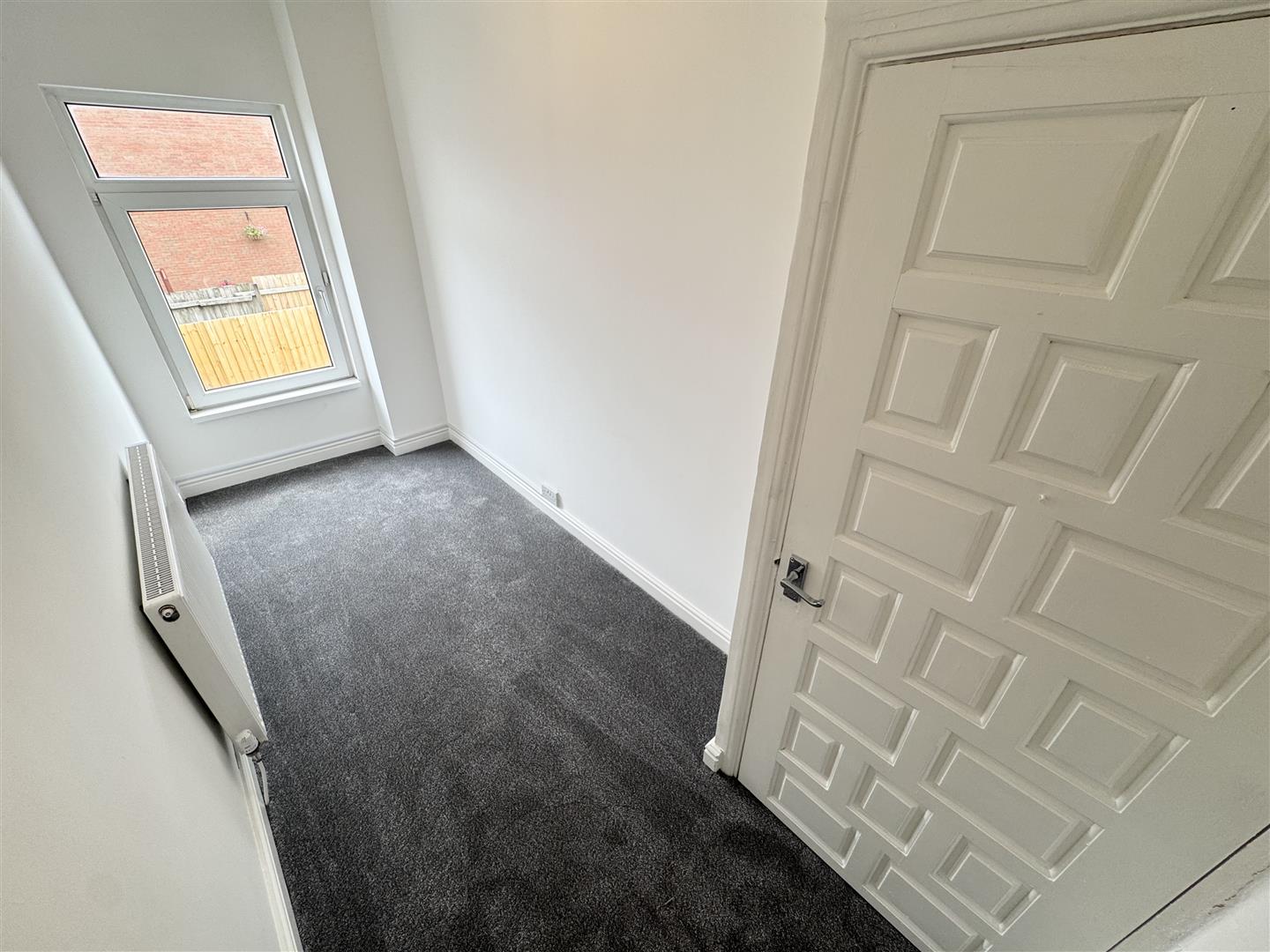 house - terraced for rent curre street