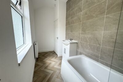 house - terraced for rent curre street