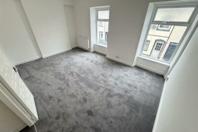 house - terraced for rent curre street