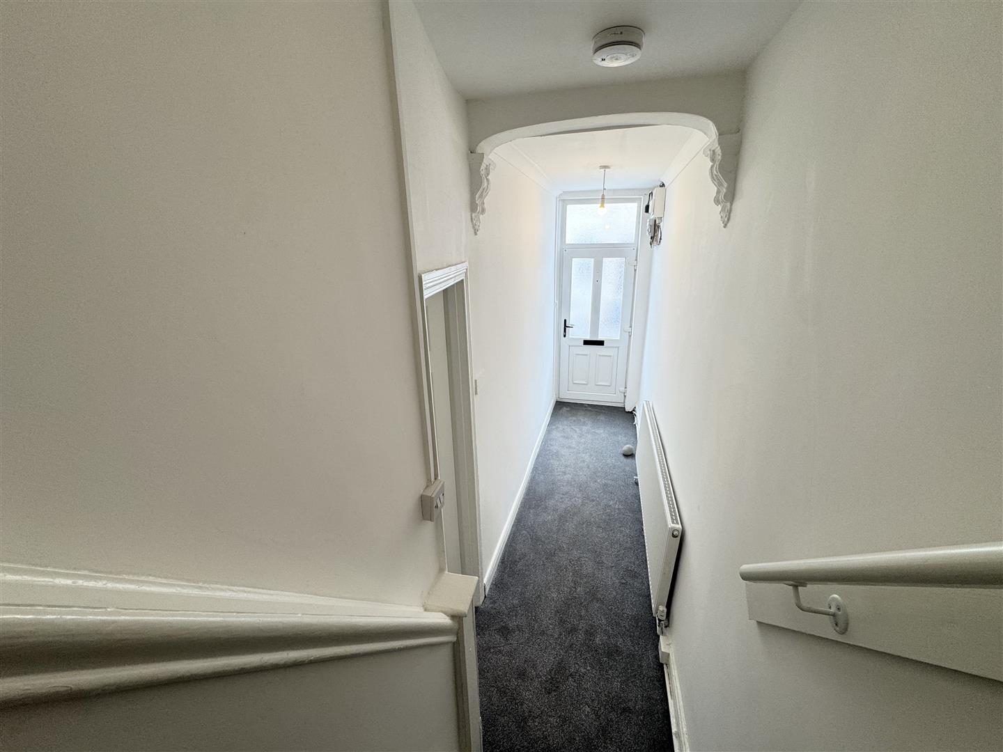 house - terraced for rent curre street