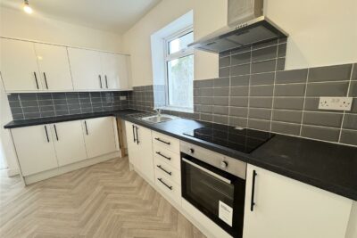 house - terraced for rent curre street