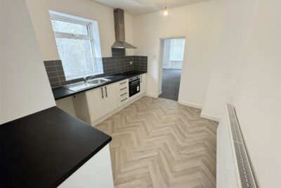 house - terraced for rent curre street