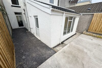 house - terraced for rent curre street