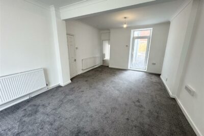 house - terraced for rent curre street