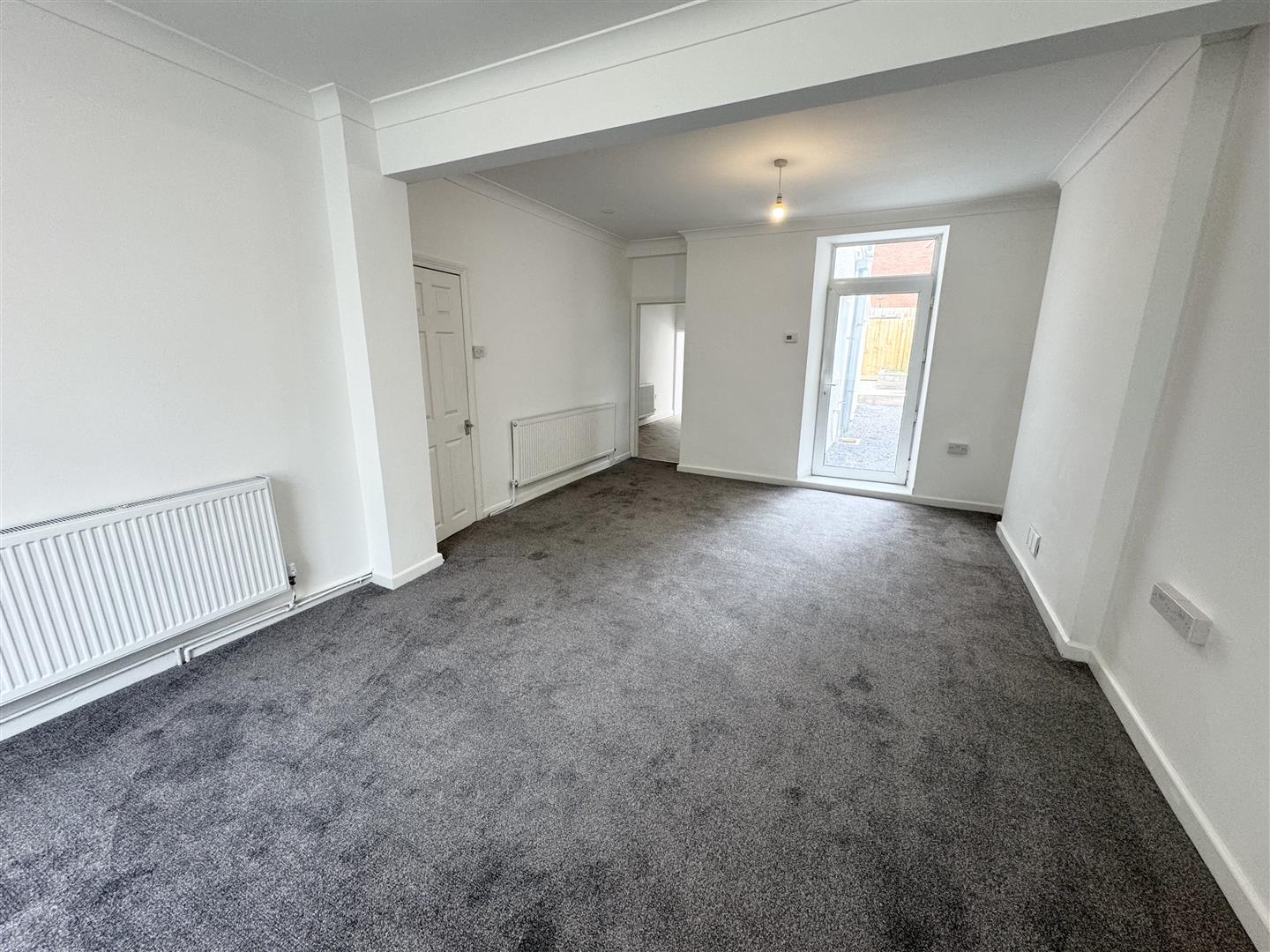 house - terraced for rent curre street