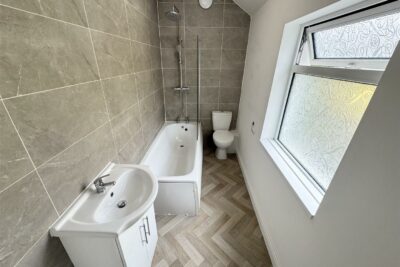 house - terraced for rent curre street