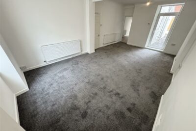 house - terraced for rent curre street