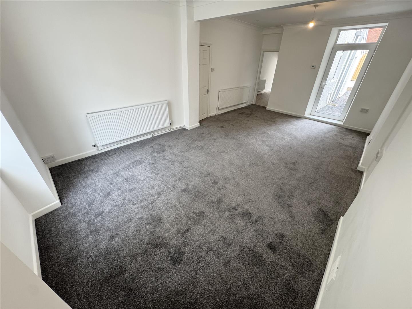 house - terraced for rent curre street