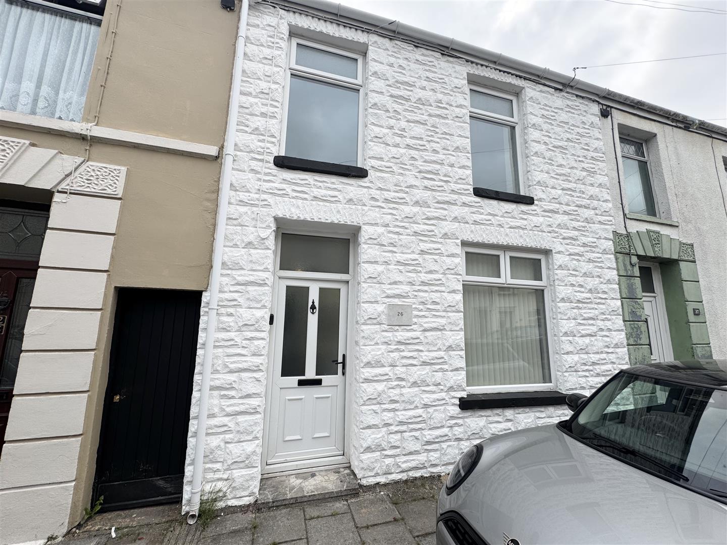 house - terraced for rent curre street