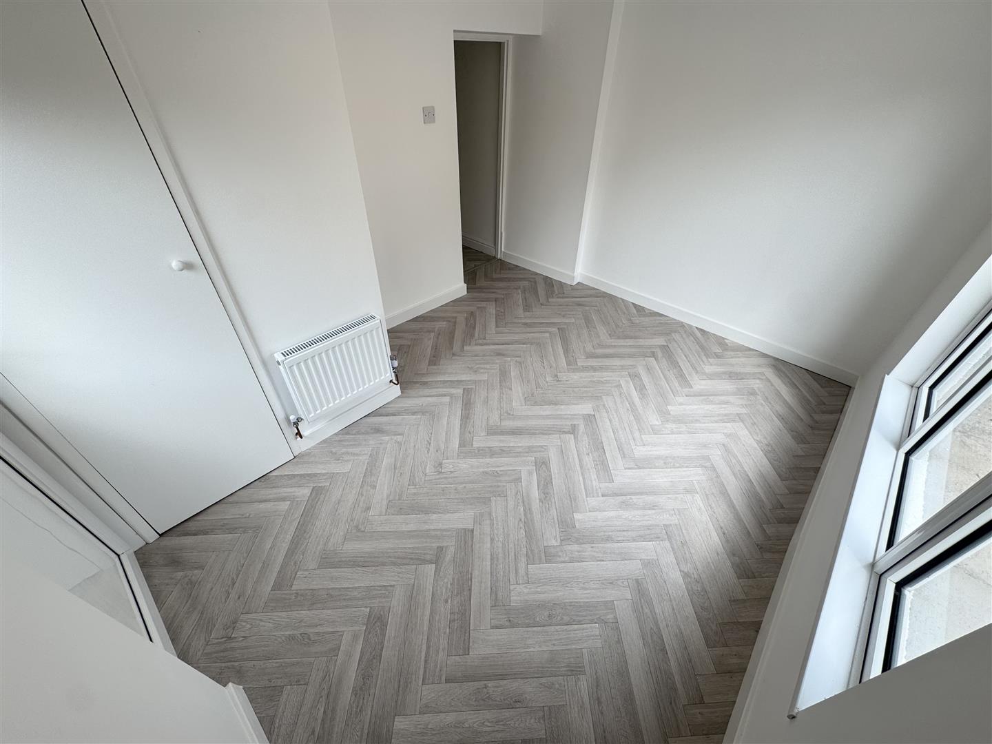 house - terraced for rent curre street