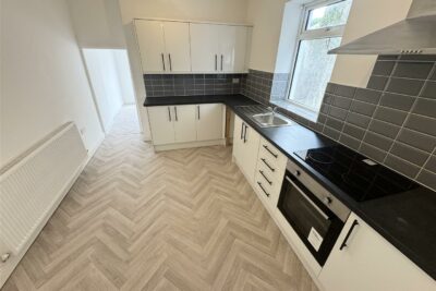 house - terraced for rent curre street
