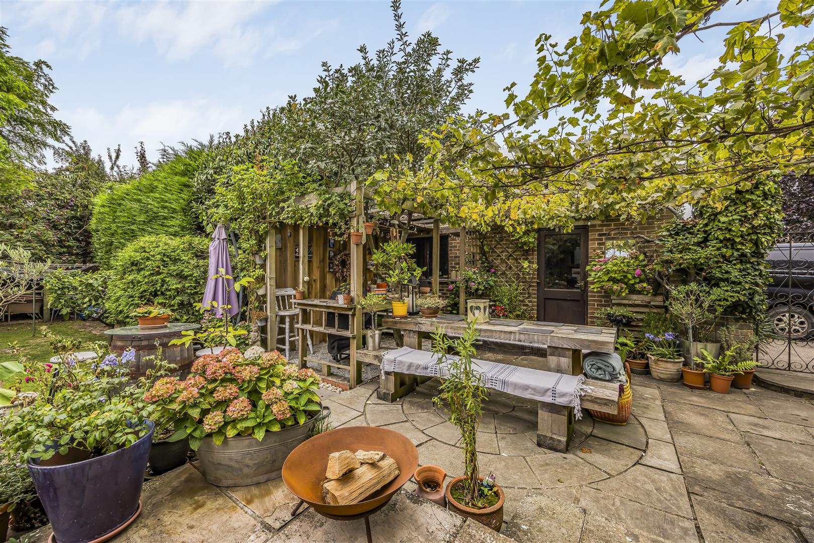 house - detached for sale conifer drive
