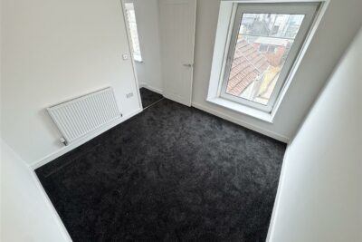 house - terraced for rent avondale road
