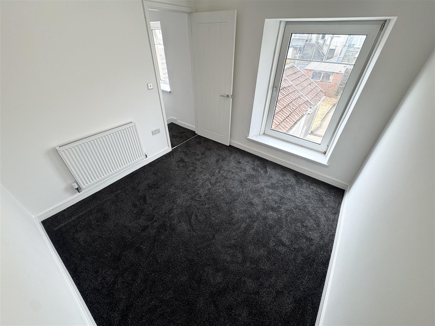 house - terraced for rent avondale road