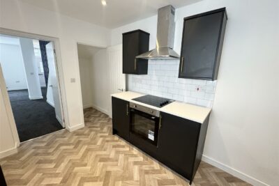 house - terraced for rent avondale road