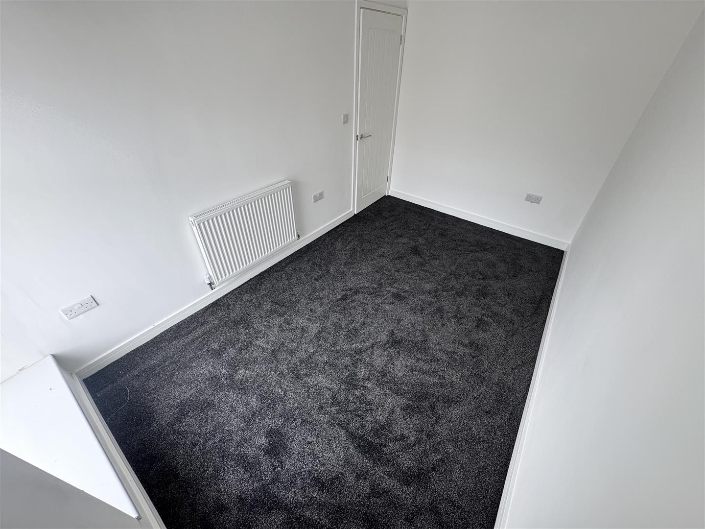 house - terraced for rent avondale road