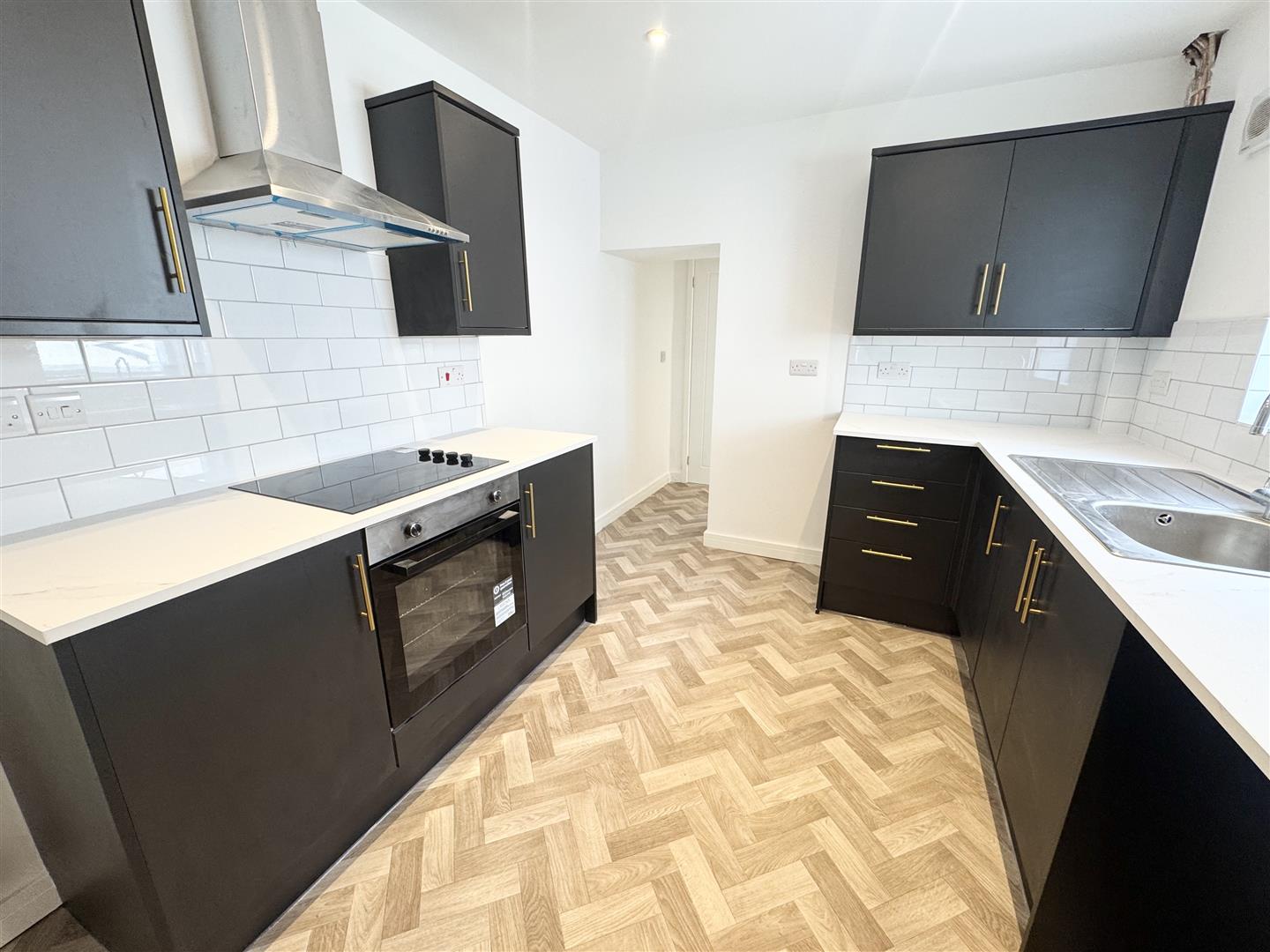 house - terraced for rent avondale road
