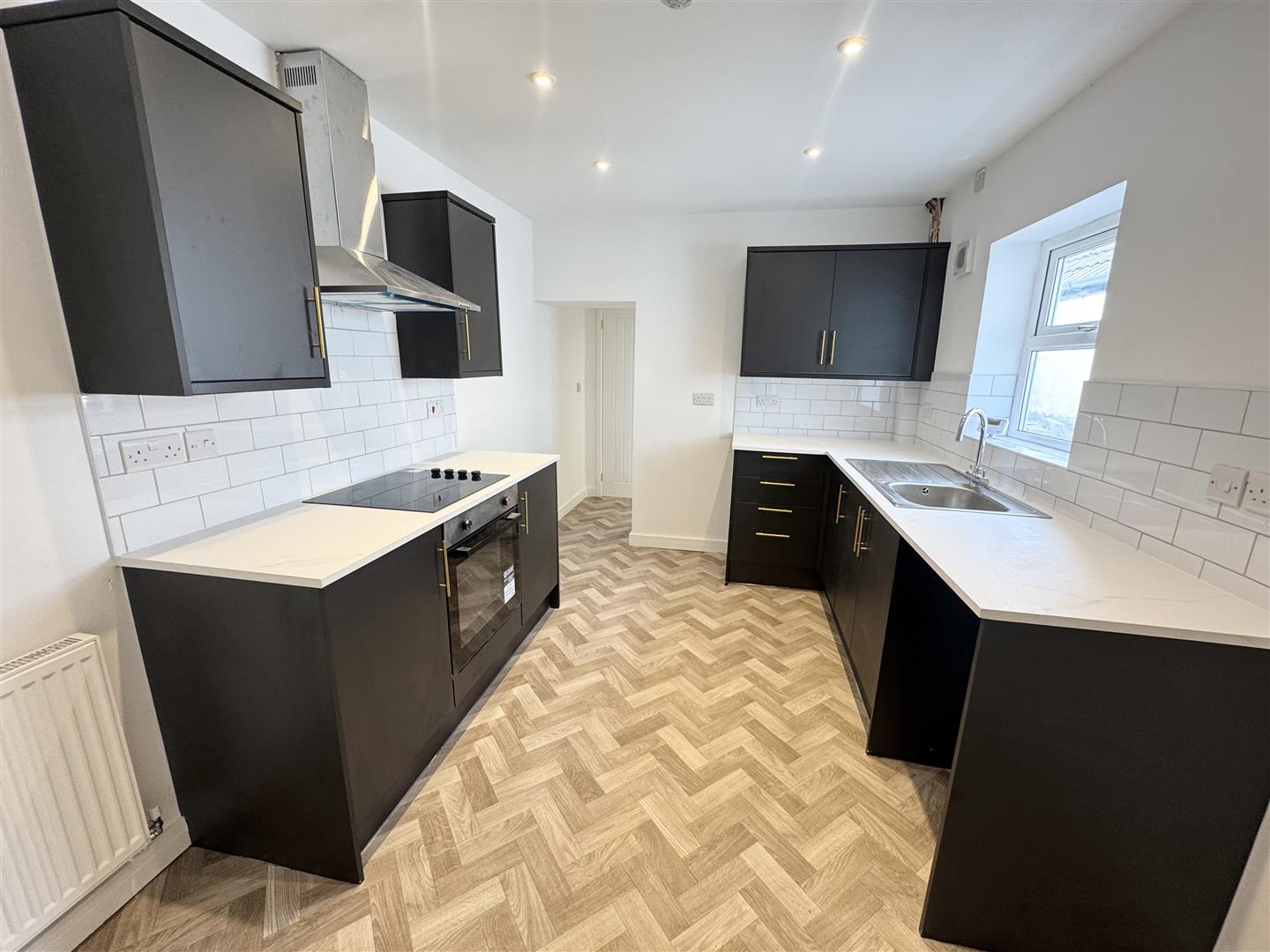 house - terraced for rent avondale road