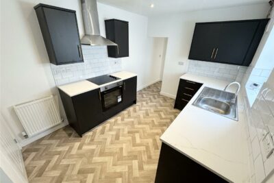 house - terraced for rent avondale road