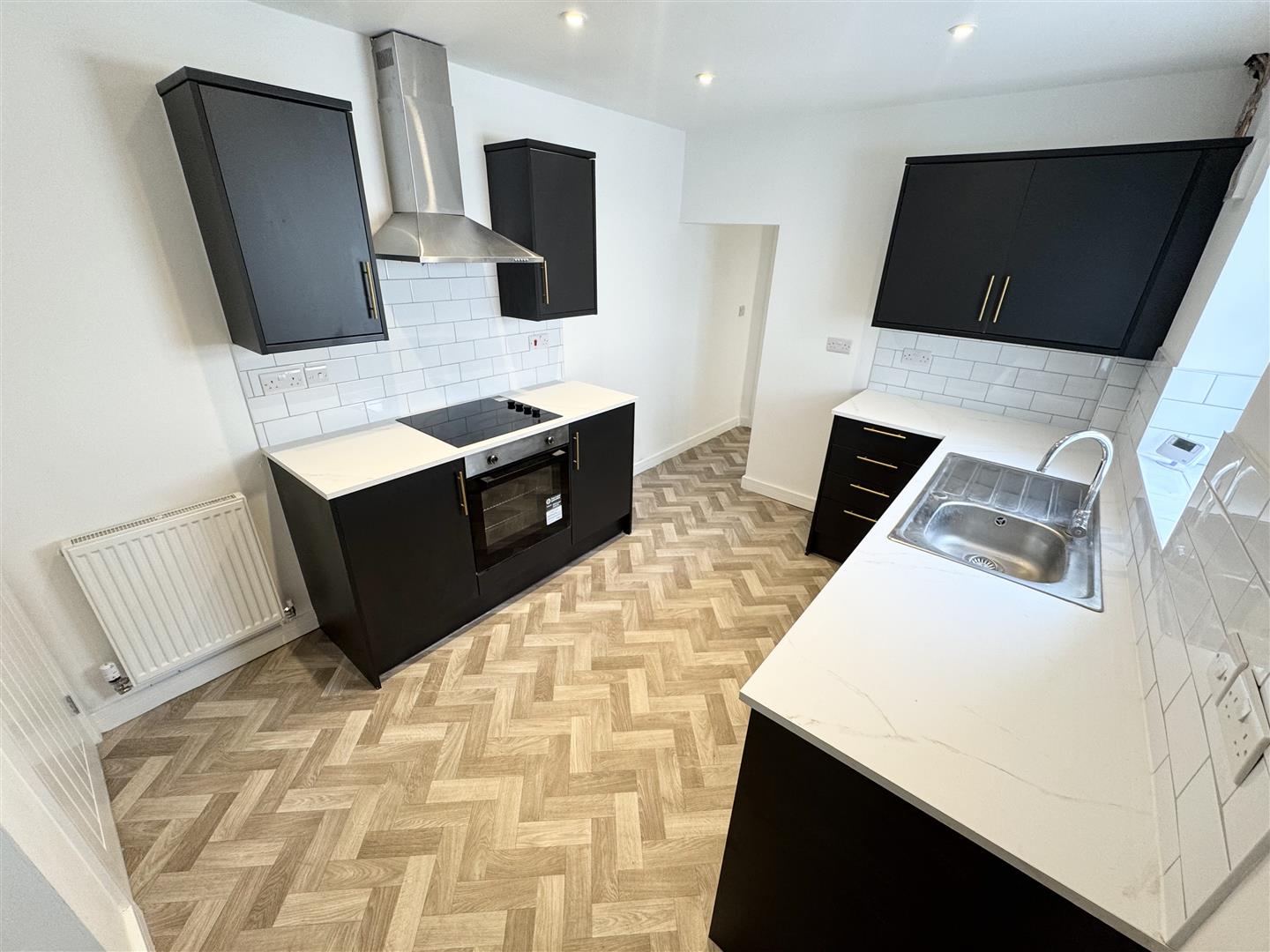 house - terraced for rent avondale road