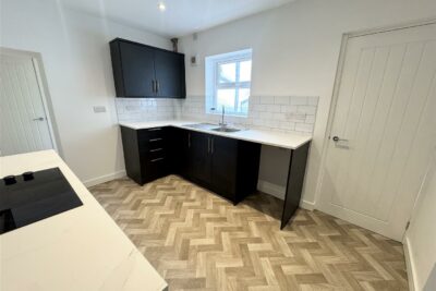house - terraced for rent avondale road