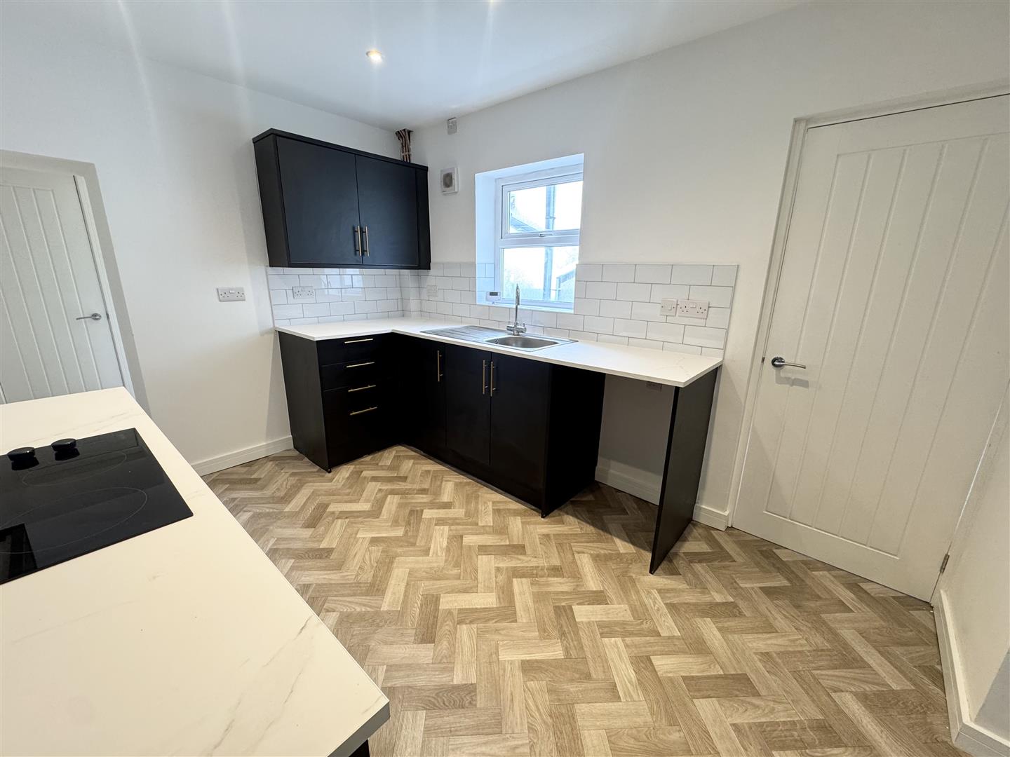 house - terraced for rent avondale road